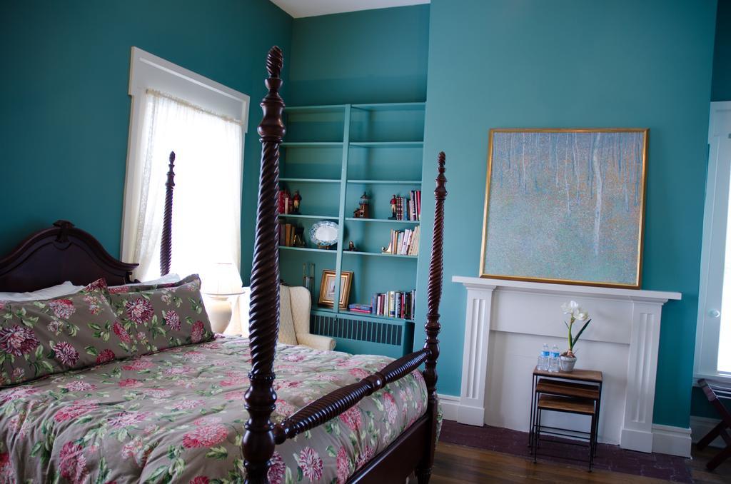 Bourbon Manor Bed & Breakfast Inn Bardstown Esterno foto